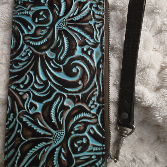Patricia Nash Wallet tooled leather Wristlet excellent condition - Picture 7 of 7